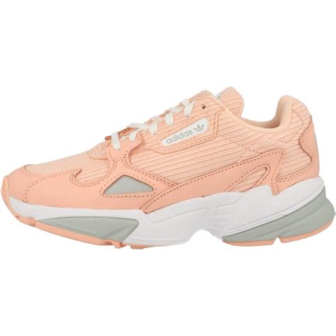 adidas falcon w pink.